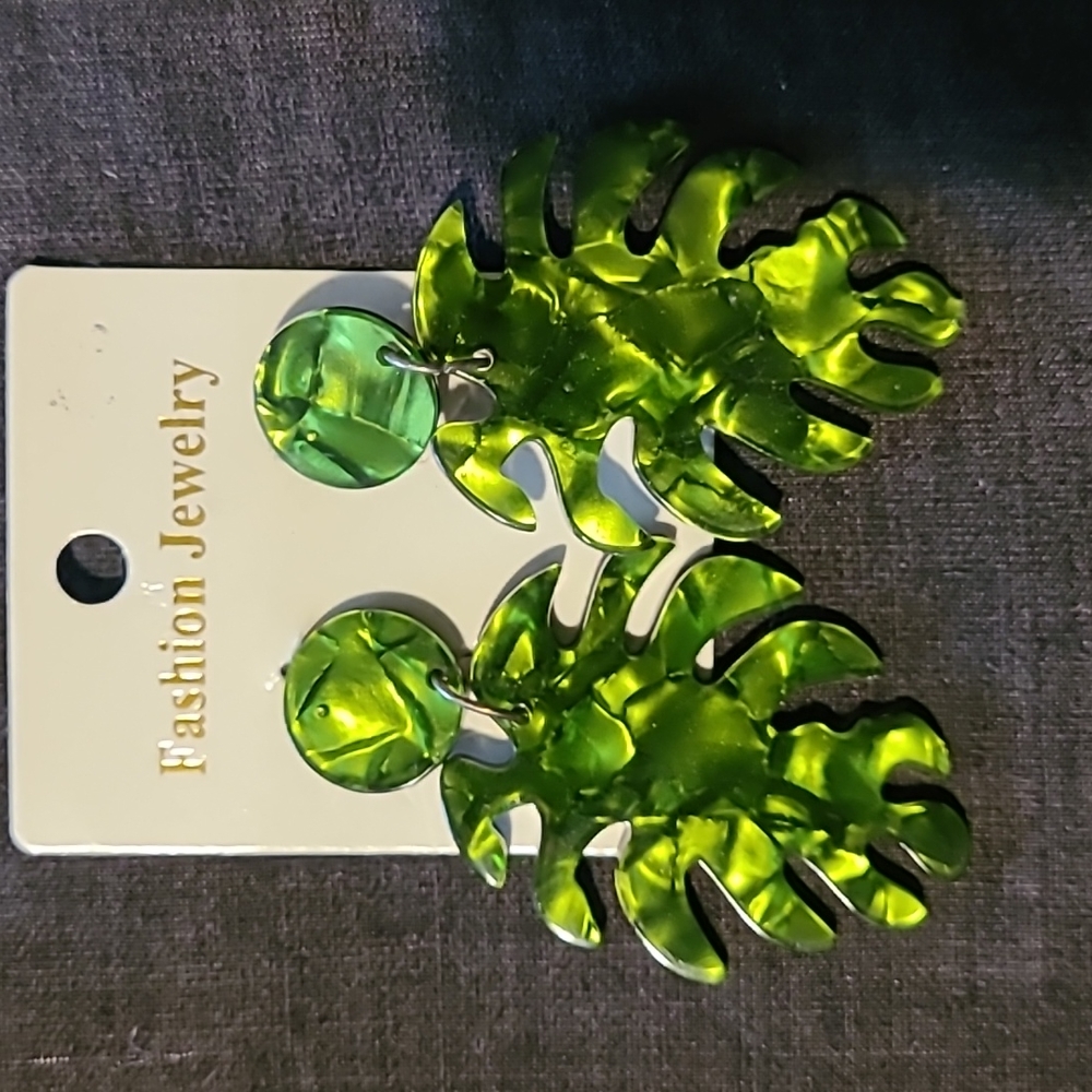Palm earrings